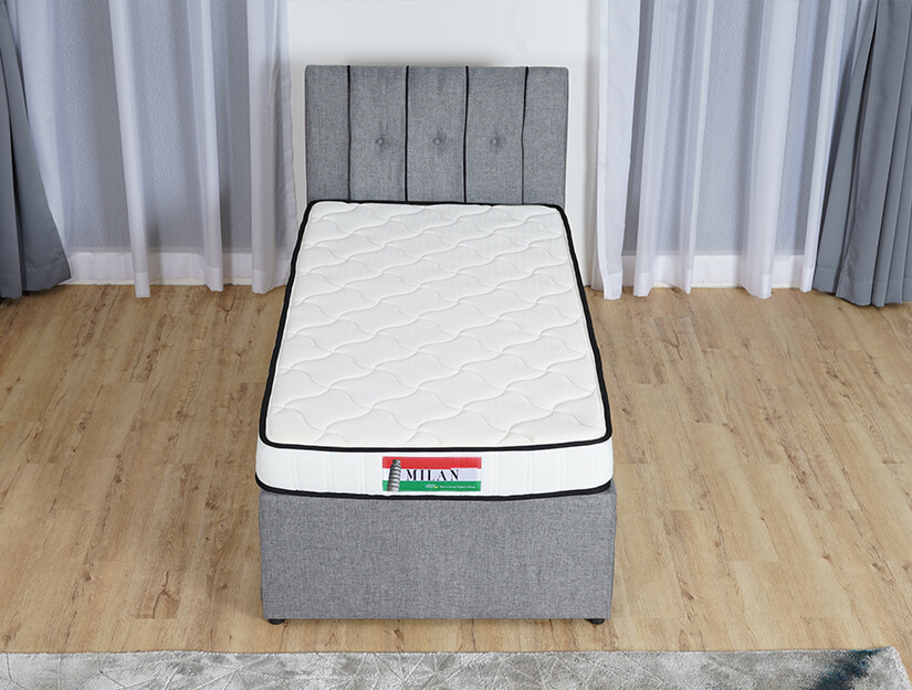 Dual toned pull-out bed. Sleek & stylish.