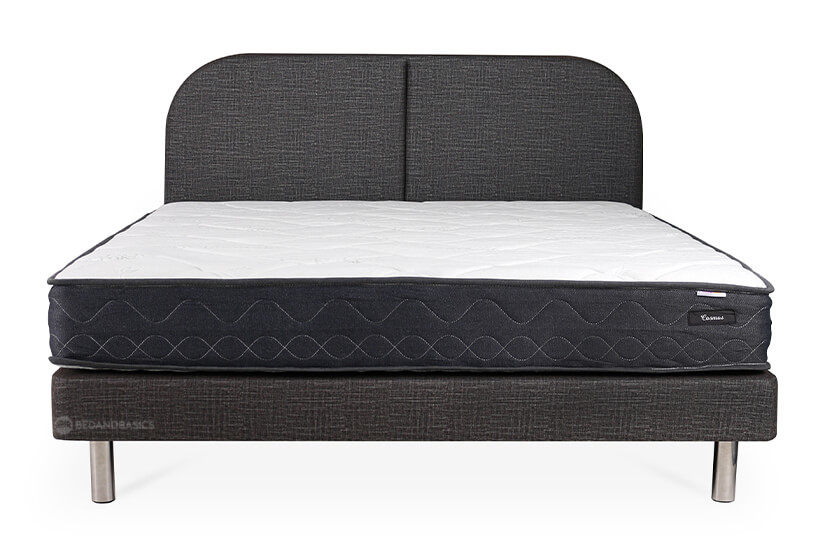 Padded headboard. Modern and neat silhouette. The Oscar bedframe stands perfectly and serves as a comfortable backrest for your night reads.