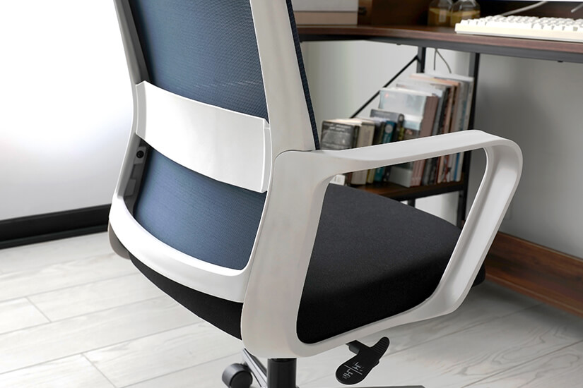Enhanced backrest support for additional comfort. Recline and relax.