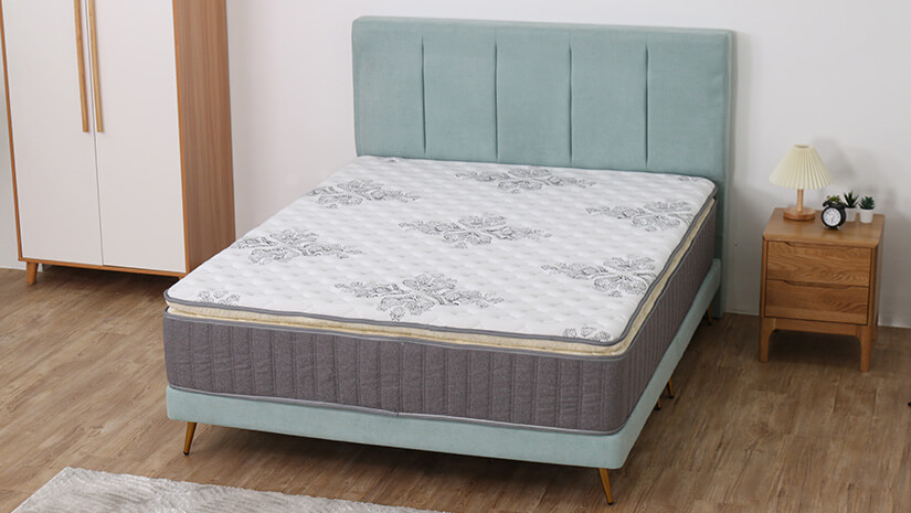 Pocket spring mattress with 1.5-inch synthetic latex foam. Provides optimum support.