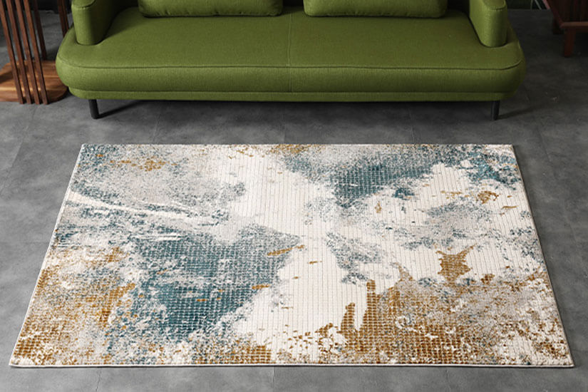 Abstract design rug. Vibrant & plush. 