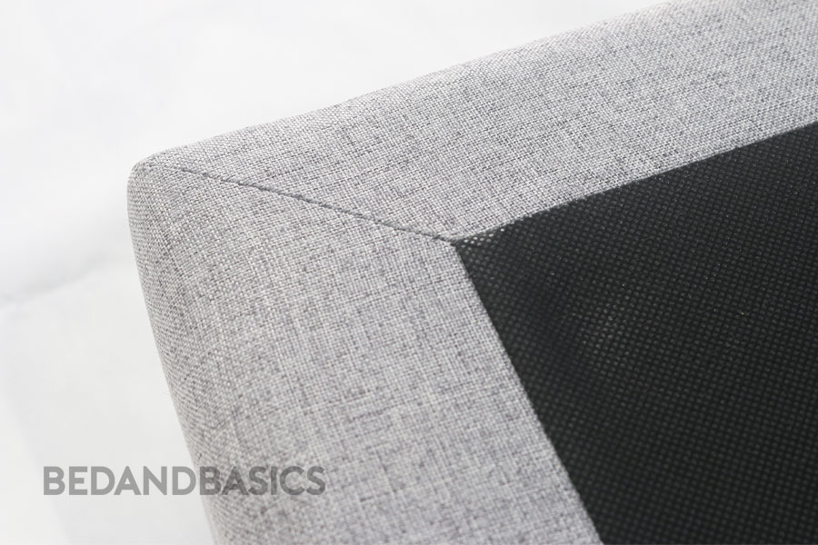 The Bridget sofa has thin and fine stitchings that do not disrupt the sofa’s design.