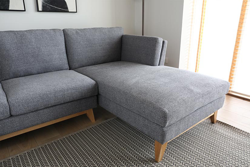 L shaped sofa fits perfectly in every corner. 