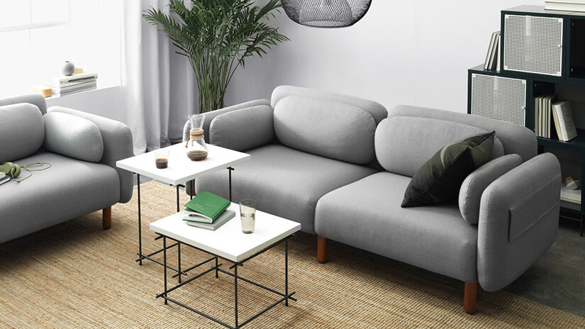 Inspired by pebbles. The backrest and armrests all simulate the shape of pebbles. Cleverly assembled to create a unique silhouette.
