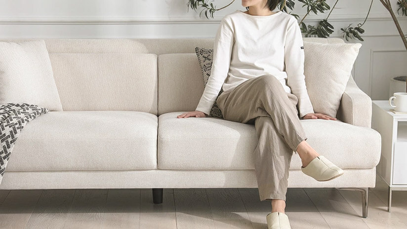 Made for long hours of sitting. The sofa conforms to your body contours, but it still ensures that you maintain a proper posture.