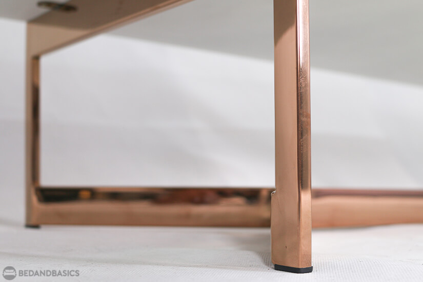 The rose-gold plated metal legs offer a modern and contemporary approach to the overall look whilst providing a strong and stable base.