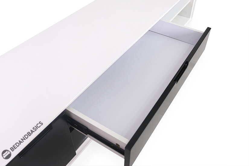 Inset drawer handles are minimalist & elegant.