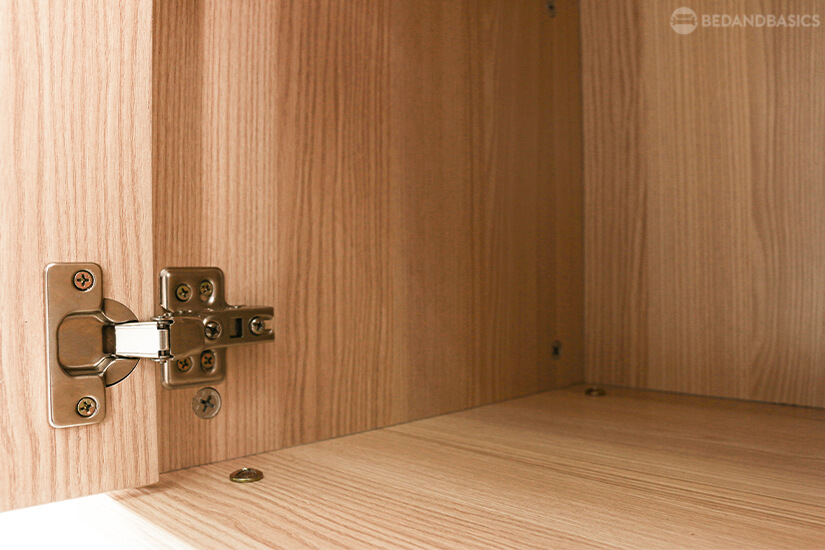 The spacious cabinet is furnished with soft-closing hinges to lessen the strain on the furniture.