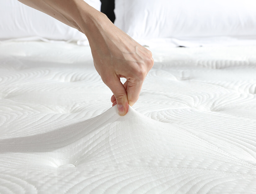 Ultra cooling Glacial Touch Fabric covers. Soothing & rejuvenating. Reduces temperatures & wicks moisture. Sleep cool & dry.