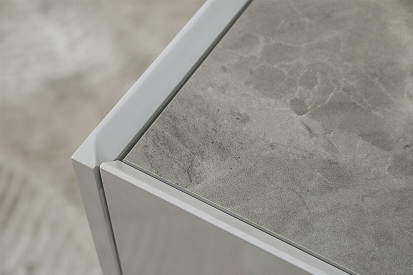 Stylish sintered stone top that exudes elegance and class.