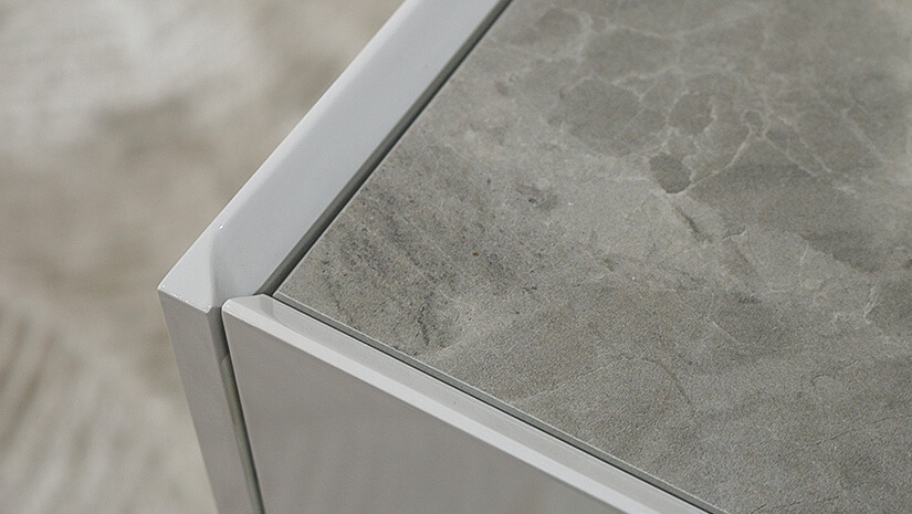 Stylish sintered stone top that exudes elegance and class.