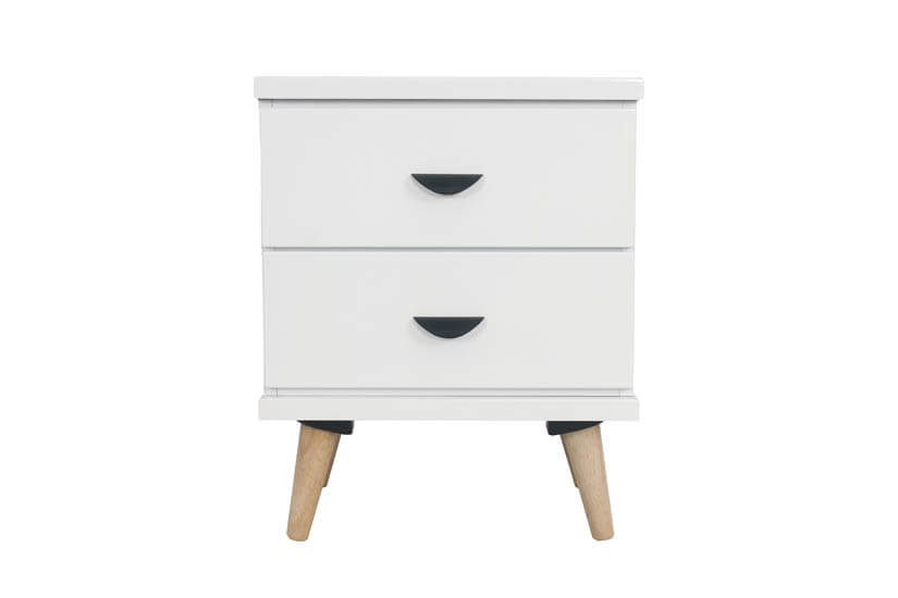Made of Solid MDF wood, the white side table has a modern Scandinavian finishing.