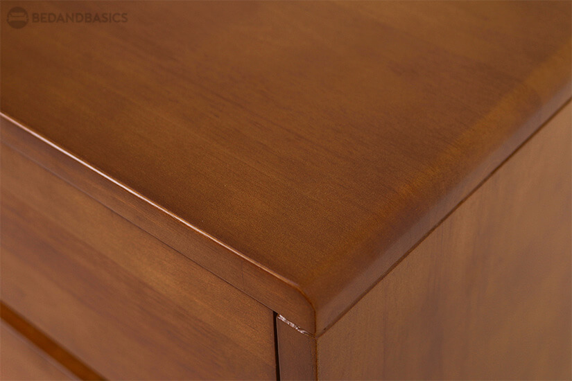 Smooth finish. Its brown tones make it easy to blend with most interiors.