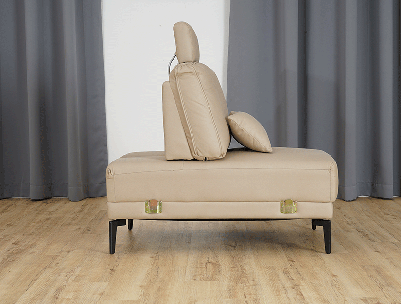 Sliding backrest. Sit back and relax. Perfect for lounging. 