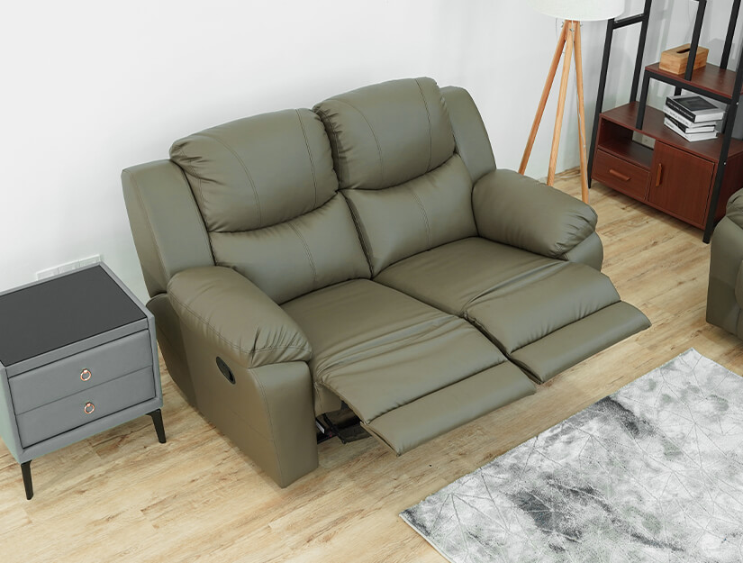 Equipped with high quality manual recliner mechanism. 