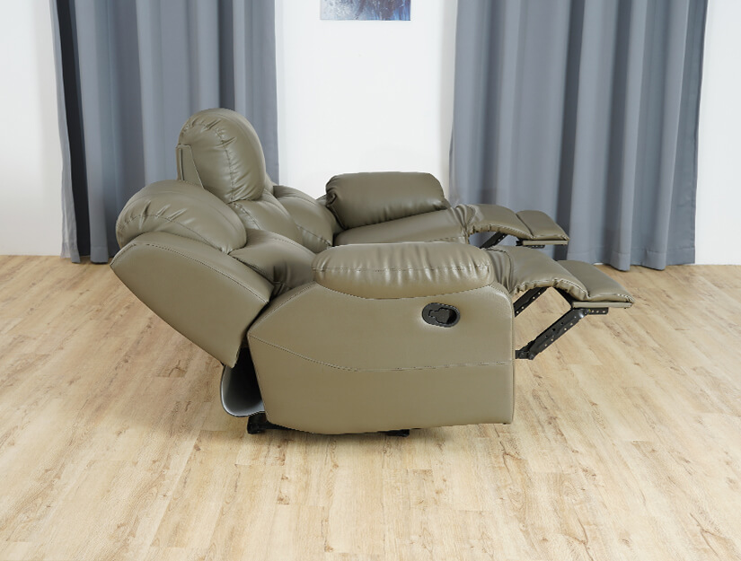 Equipped with high quality manual recliner mechanism.
