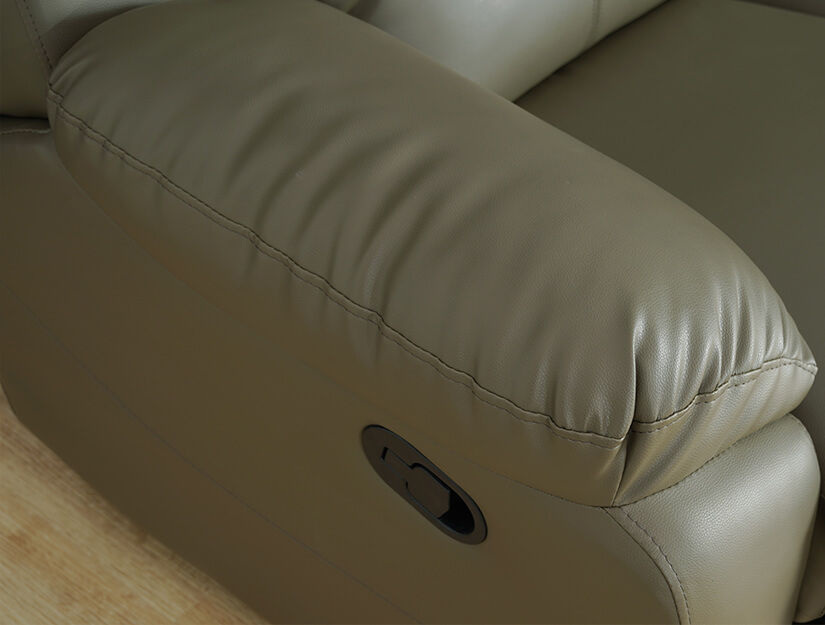 Wide cushioned armrests. Premium comfort.  