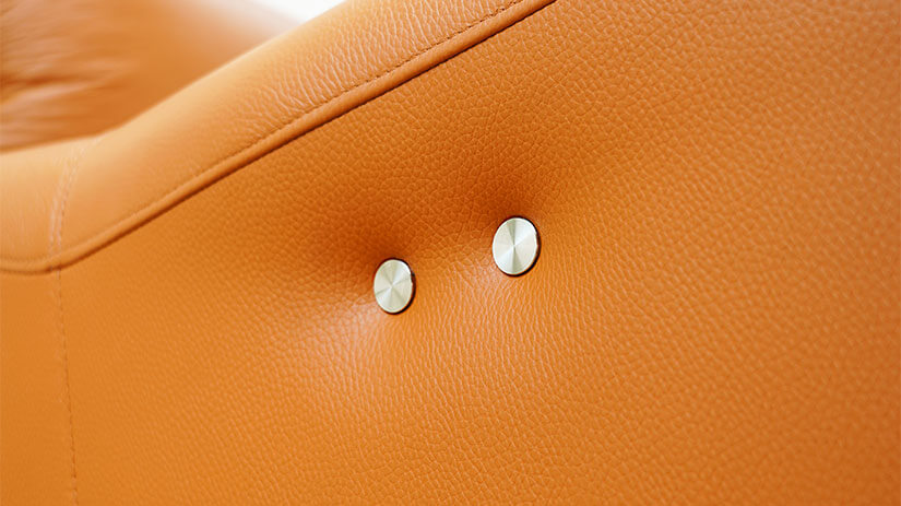 Recline your seat easily with touch sensors. Minimalist & elegant.
