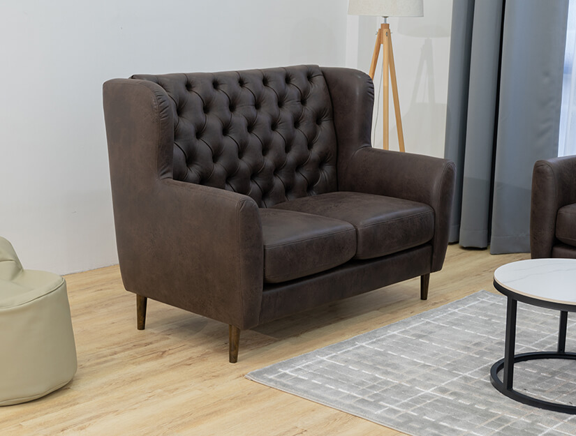 Charismatic wingback design with straight, sleek armrests. Luxurious silhouette.