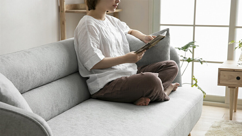 Sit back and relax on the padded backrest.