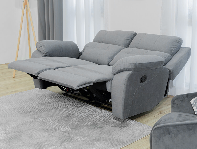 High quality manual recliner mechanism. Recline your seat effortlessly with just one button.