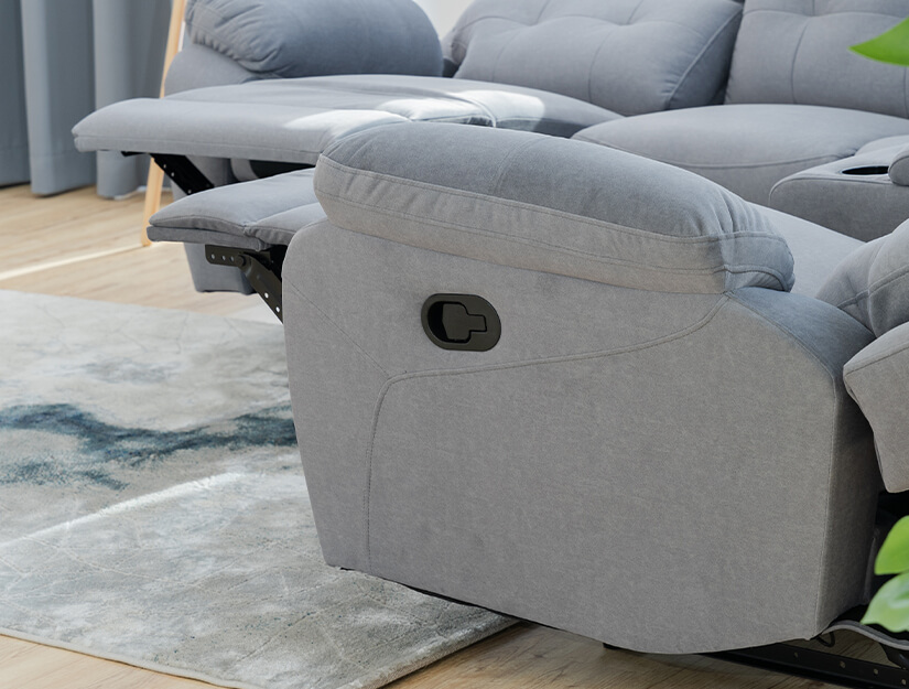 High quality manual recliner mechanism. Recline your seat effortlessly with just one button.