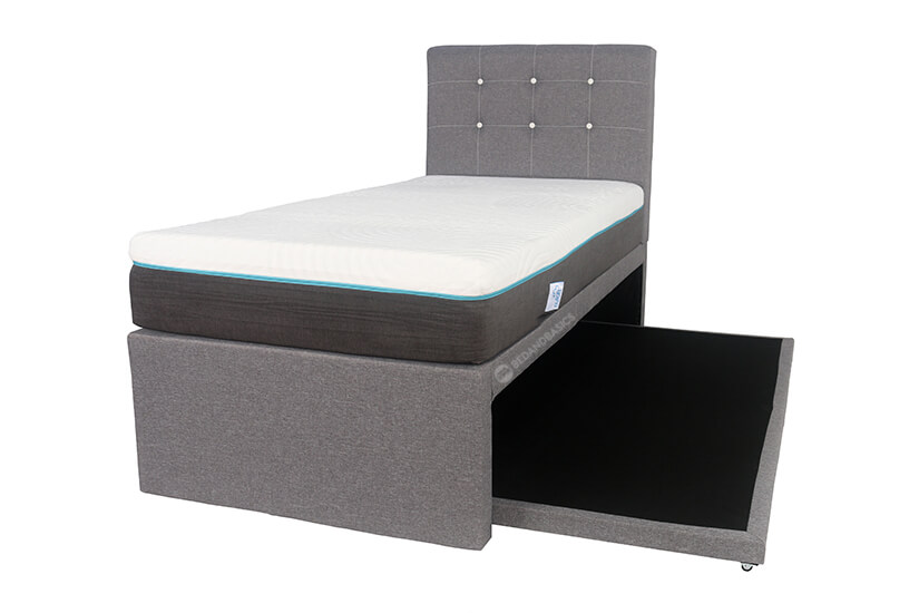 Comes with an easy-to-maneuver pull-out bed for a second mattress.