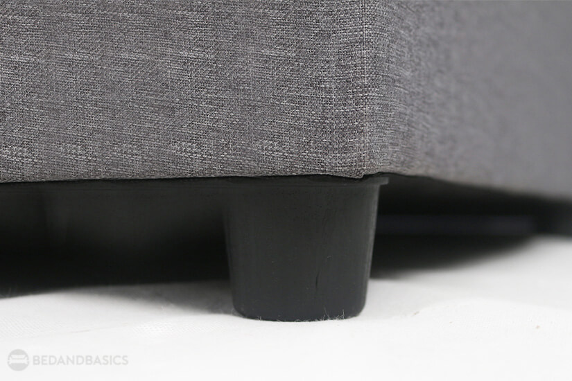Black plastic stopper legs ensures that the bed does not move easily, and it prevents damages to floor.