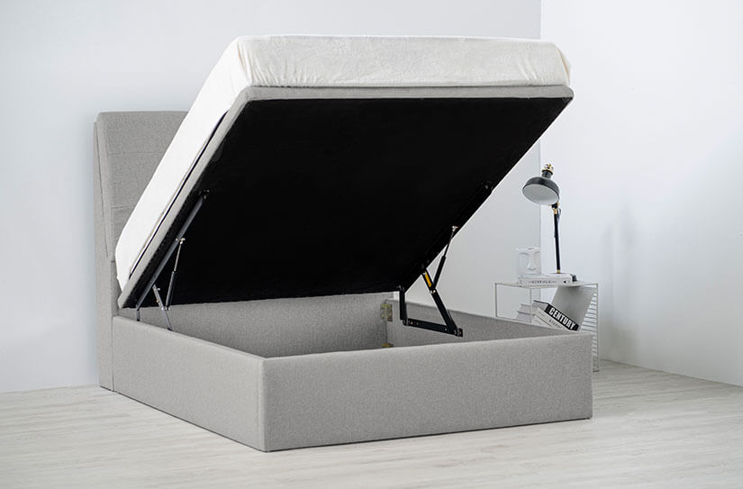 The HOLMVAM has a large under bed storage that allows you to store your bedding like bed sheets, blankets or quilt covers and even luggage or other bulky items. 