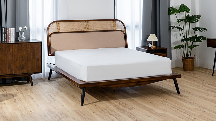 Platform bed frame. Modern & elegant.