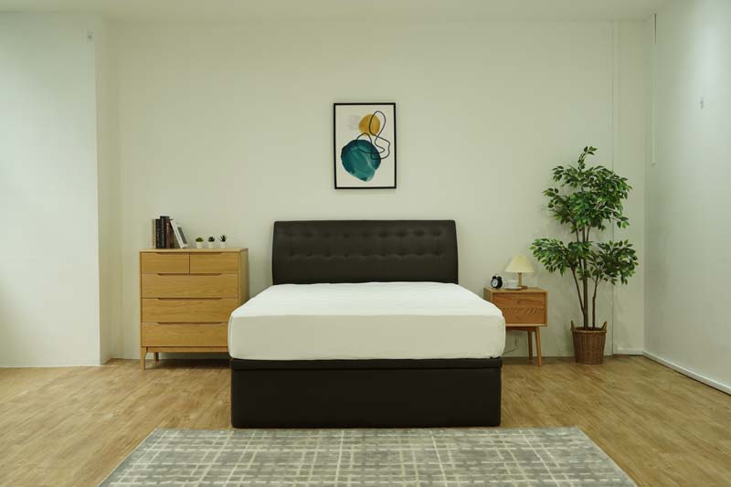 The Thames has a flat bed board which is suitable for all types of mattresses.