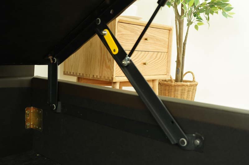 High quality Hydraulic Gas lift is made in Spain and is durable and strong.